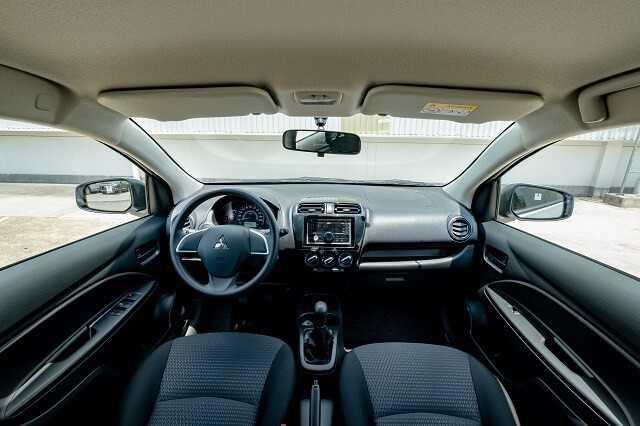 Khoang cabin của Mitsubishi Attrage 2022 hướng đến tính đơn giản