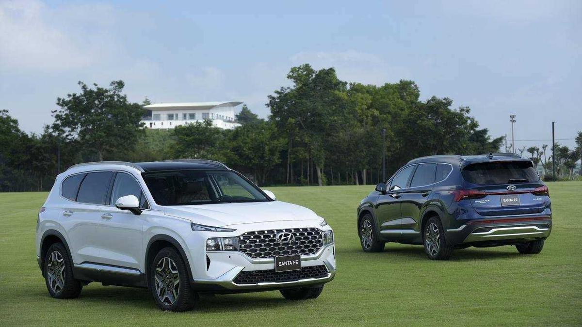 Hyundai SantaFe 2021 l&agrave; mẫu xe mới nhất được trang bị g&oacute;i an to&agrave;n chủ động tại Việt Nam