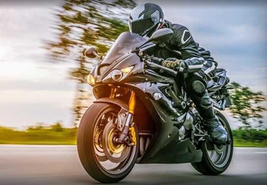 Dầu nhớt ô tô có dùng được cho xe máy?