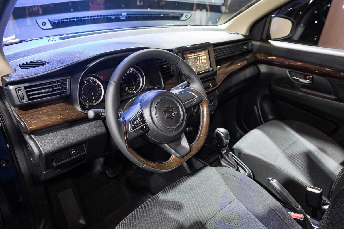 Vô lăng 3 chấu bọc da