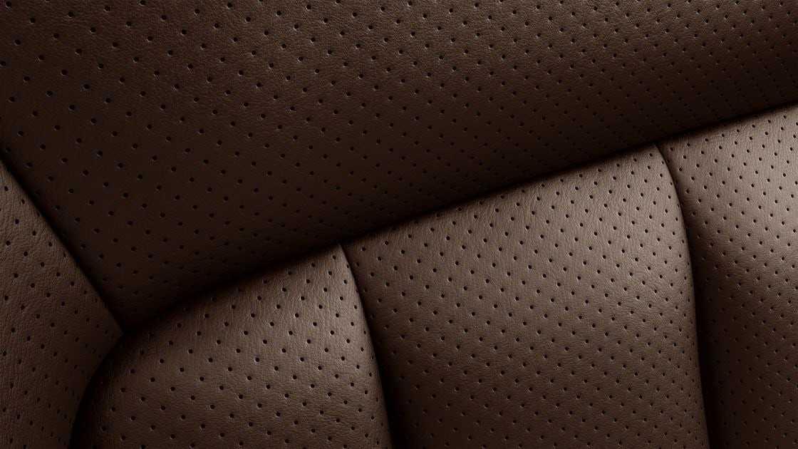 Bề mặt da Nappa mềm mịn hơn, cho cảm giác ngồi êm ái hơn da nhân tạo