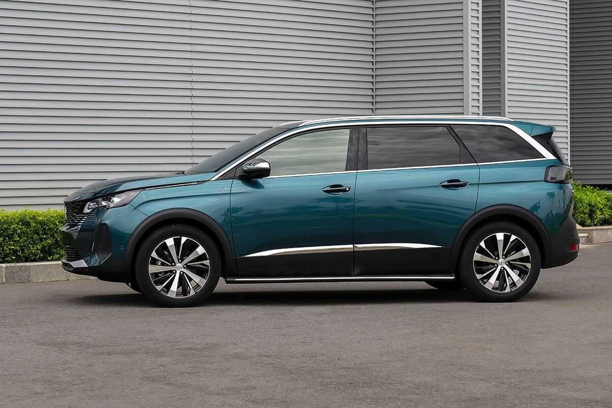 Thân xe Peugeot 5008 2022 mang đậm chất châu Âu sang trọng