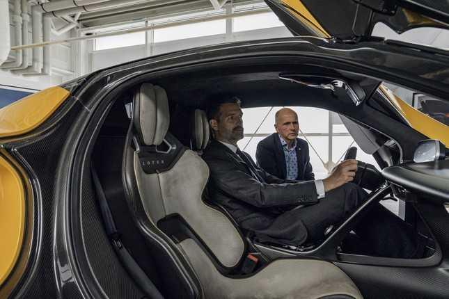 Ngồi l&aacute;i xe đ&uacute;ng tư thế