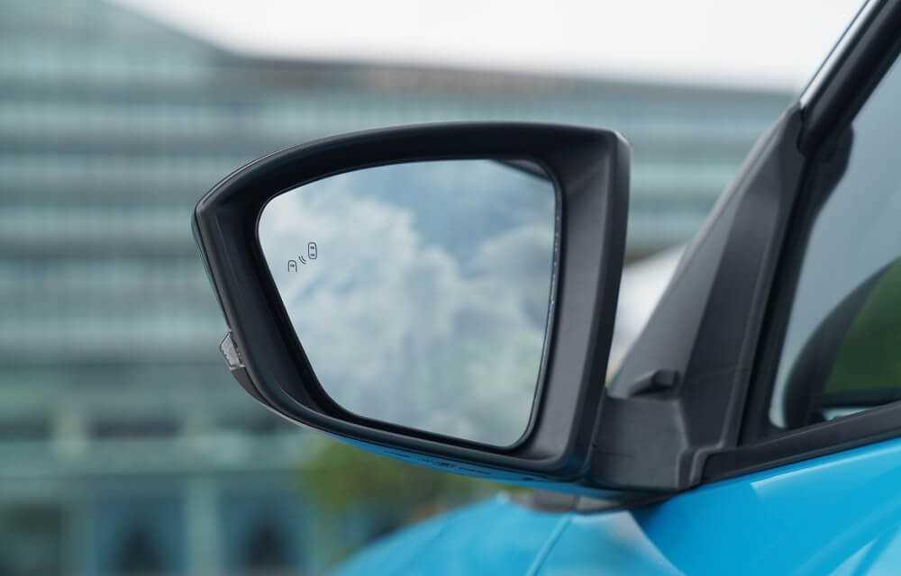 Gương chiếu hậu chỉnh điện, gập tự động cảnh báo điểm mù BSM