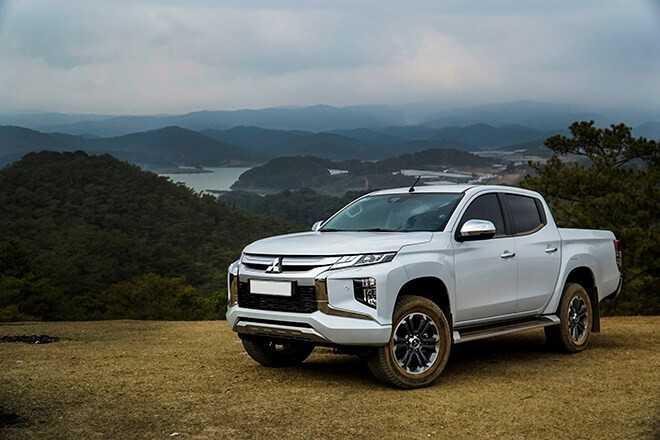 Xe cũng được trang bị hàng loạt tính năng an toàn hàng đầu