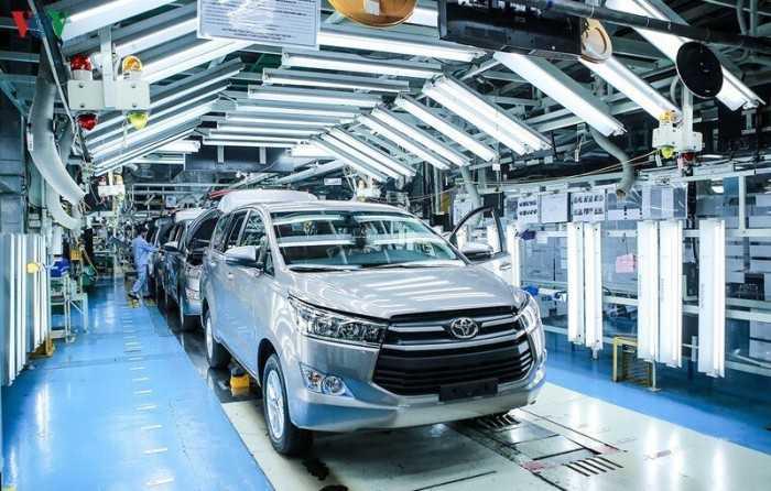 Xe nội rộng cửa tăng vọt doanh số