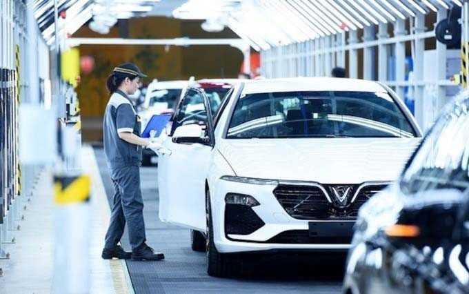 Xe nội được hưởng lợi sau chính sách giảm phí trước bạ