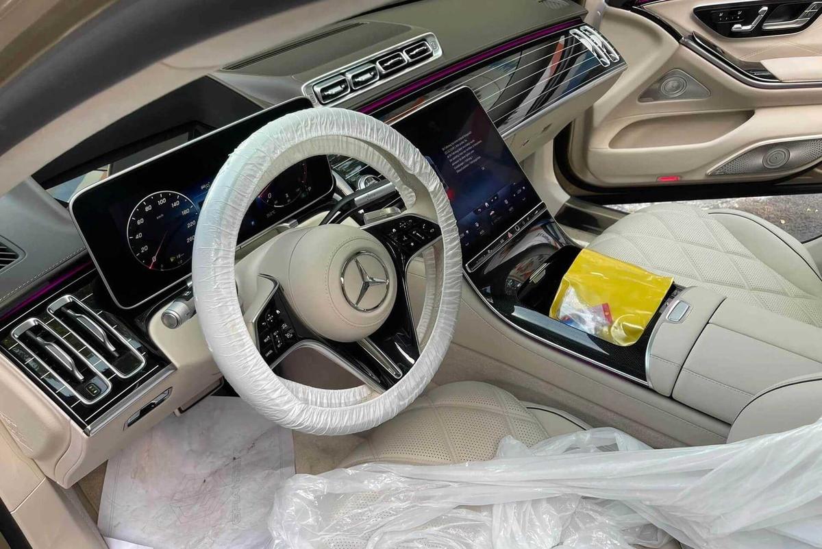 Khoang nội thất sang trọng của Mercedes-Maybach S 680 