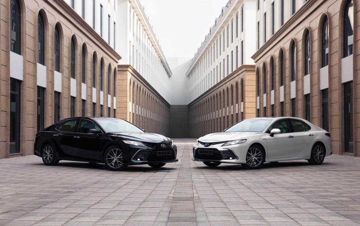 Toyota Camry 2022 giới thiệu 4 phiên bản, giá từ 1,05 tỷ đồng