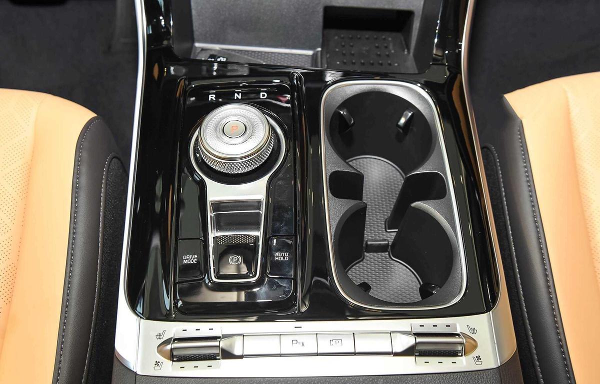 Nội thất Kia Carnival