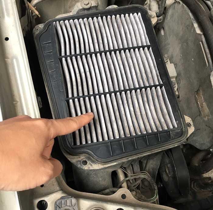 Vệ sinh lọc gi&oacute; cũng gi&uacute;p chiếc xe vận h&agrave;nh tốt hơn.