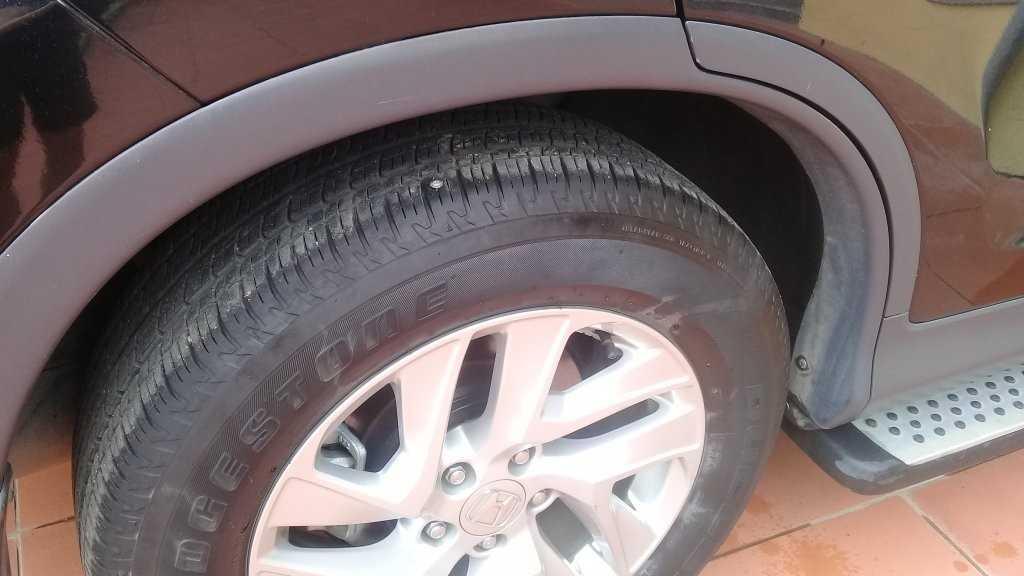 Kiểm tra lốp xe &ocirc; t&ocirc;