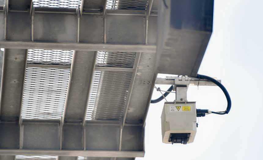 Thu ph&iacute; kh&ocirc;ng dừng nhưng vẫn phải dừng