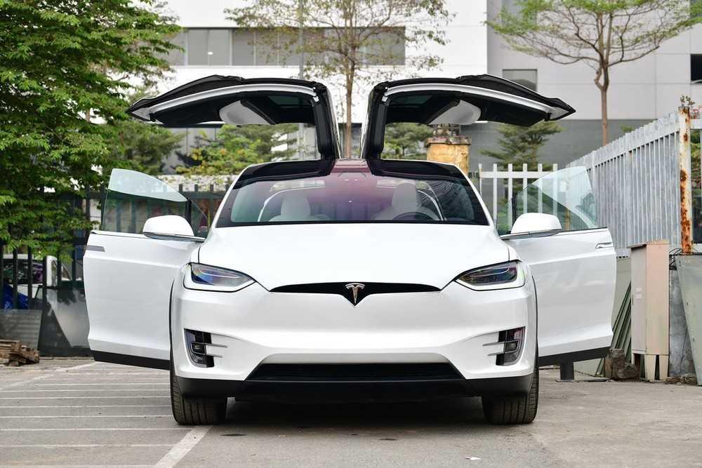Xe điện Tesla Model X Performance giá hơn 7 tỷ đồng tại Việt Nam