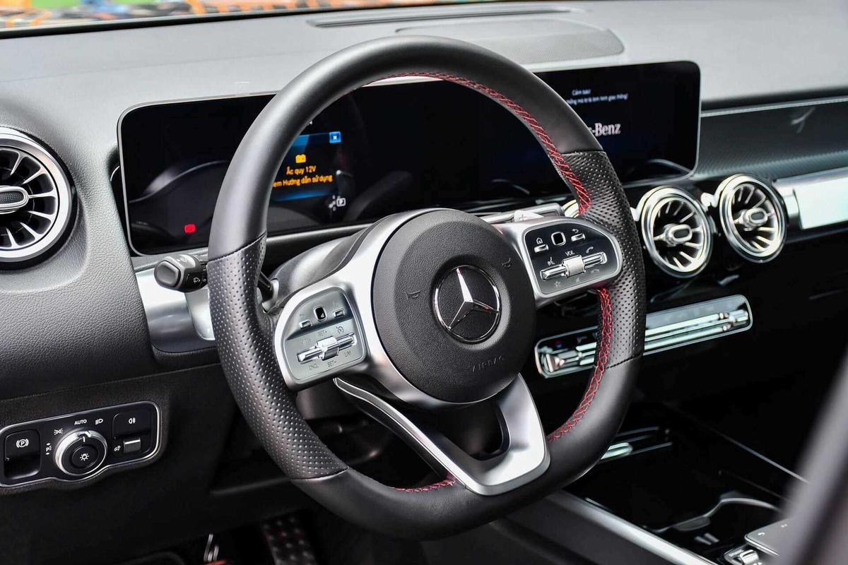 Nội thất Mercedes GLB 200 AMG