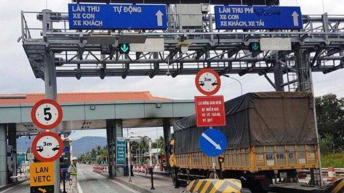 Cố tình chen ngang ở trạm thu phí bị xử lý như thế nào?