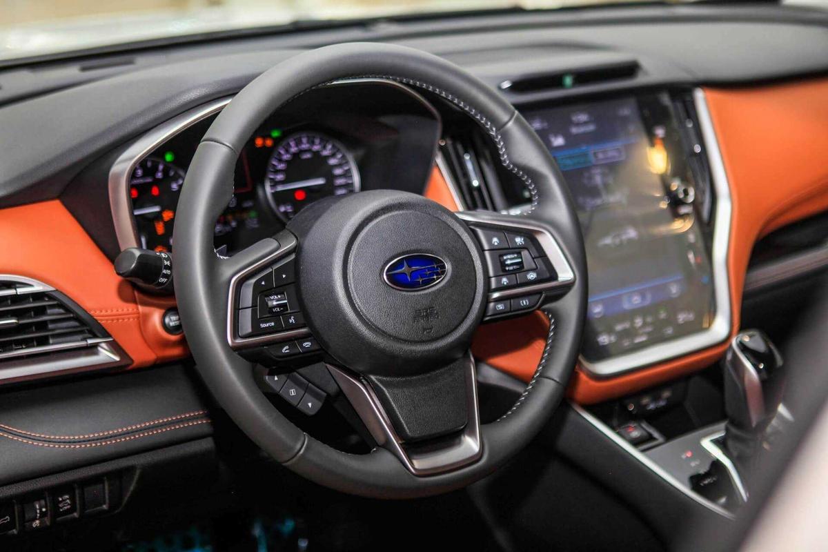 Nội thất Subaru Outback 2.5i-T EyeSight