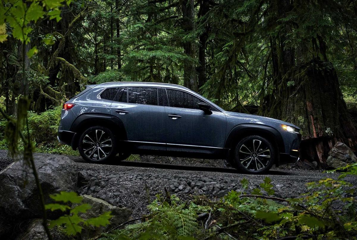 Thiết kế thân xe Mazda CX-50 2023