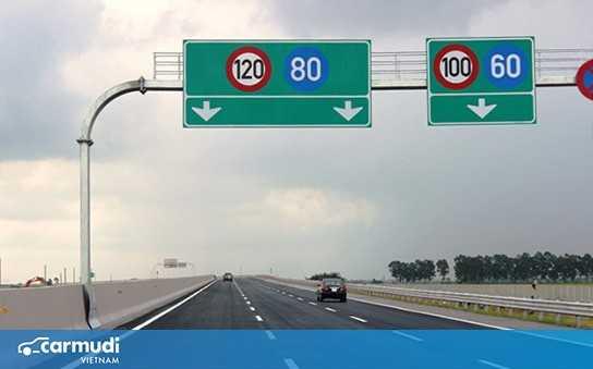 Lái xe "rùa bò" trên đường cao tốc sẽ bị xử lý thế nào?