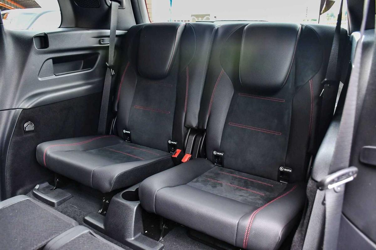 Nội thất Mercedes GLB 200 AMG