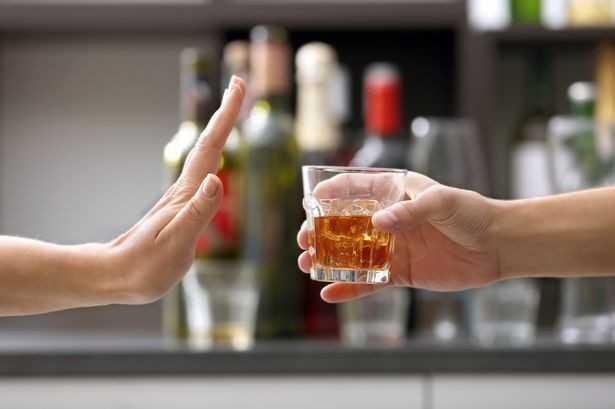 Đ&atilde; uống rượu, bia th&igrave; kh&ocirc;ng l&aacute;i xe