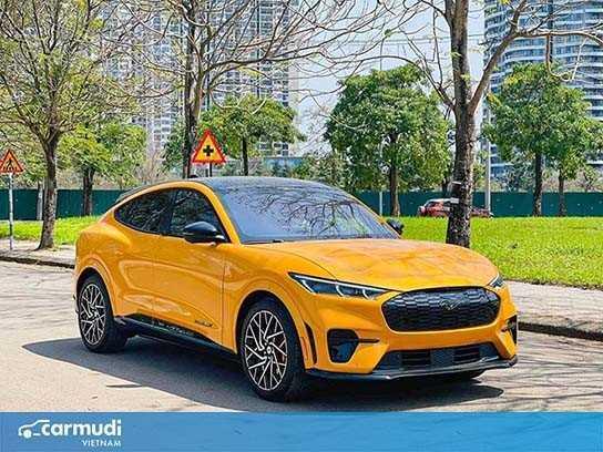 Giá xăng tăng, người mua ô tô điện được giảm từ 40 đến vài trăm triệu đồng