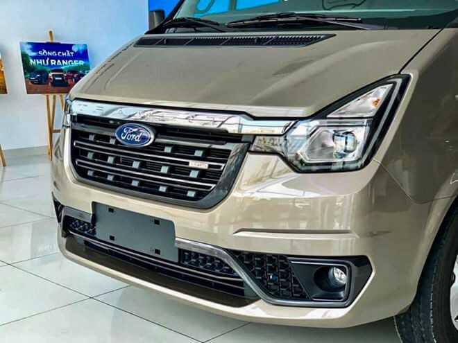 Ford Transit mới ra mắt, giá từ 845 triệu đồng-2