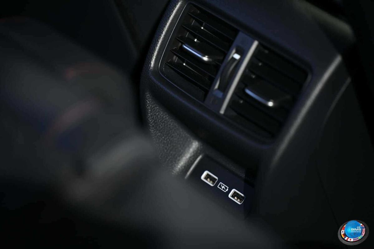 Honda Civic e:HEV ra mắt, giá bán từ 34.300 USD-9