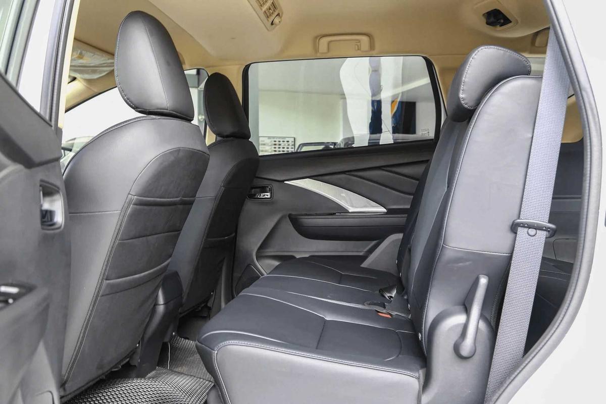 Nội thất Mitsubishi Expander