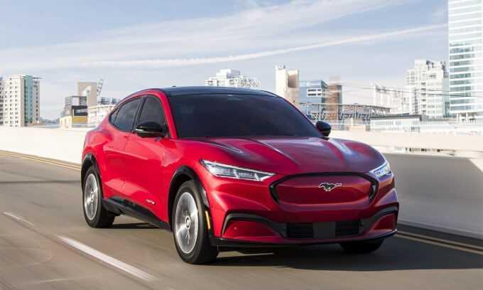 Ford Mustang Mach-E - xe gia đ&igrave;nh tốt nhất