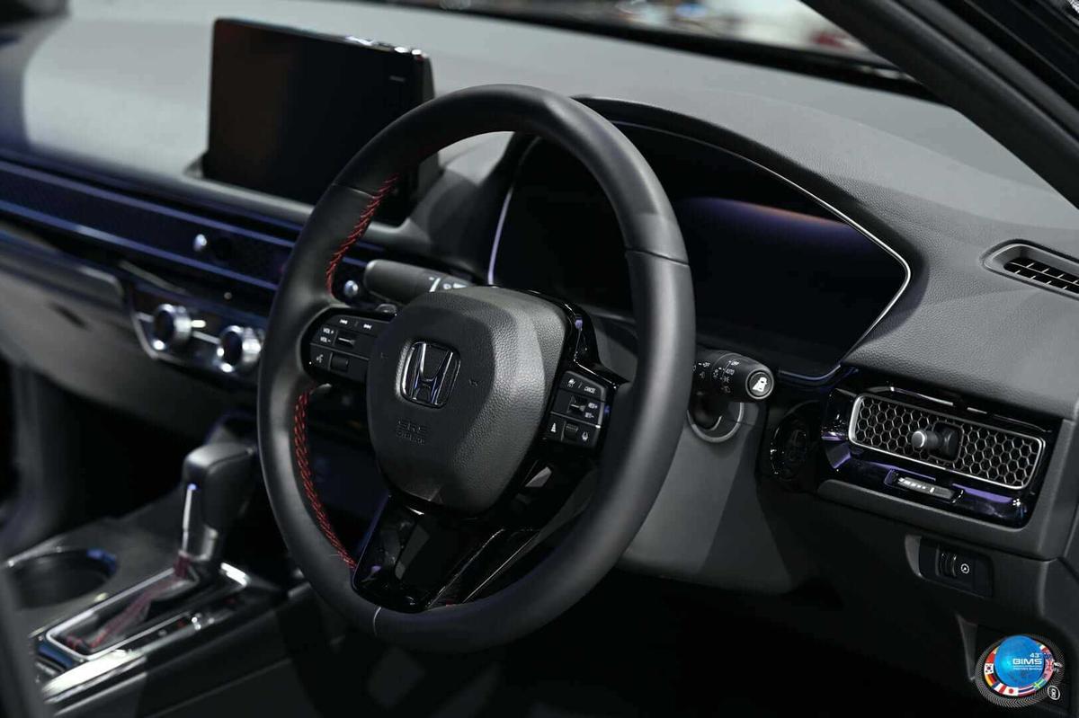 Honda Civic e:HEV ra mắt, giá bán từ 34.300 USD-6