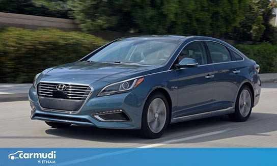 Giá xăng tăng, ô tô cũ ít tốn xăng cũng tăng giá chóng mặt