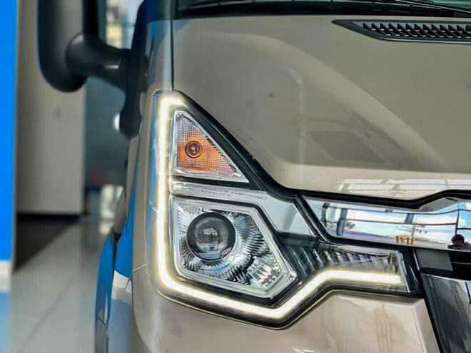 Ford Transit mới ra mắt, giá từ 845 triệu đồng-3