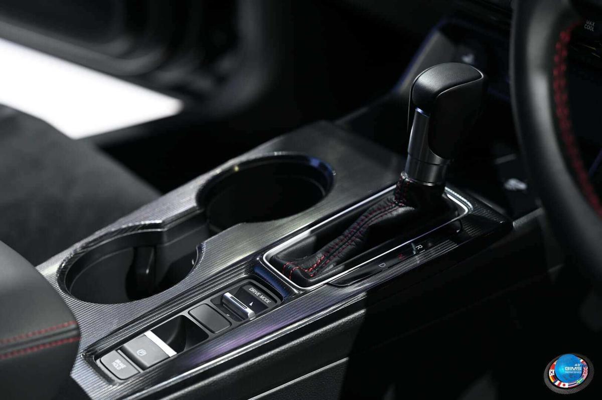 Honda Civic e:HEV ra mắt, giá bán từ 34.300 USD-7