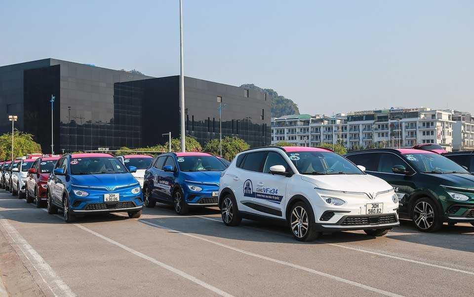 100 ô tô điện Vinfast hội tụ tại TP Hạ Long-2