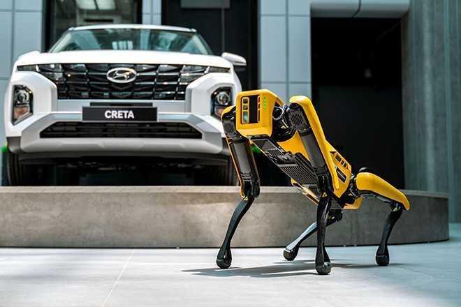 Hyundai Việt Nam đưa robot mới về phục vụ trong các showroom-1