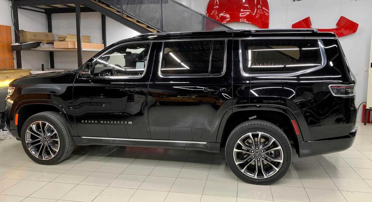 Jeep Grand Wagoneer 2022-2