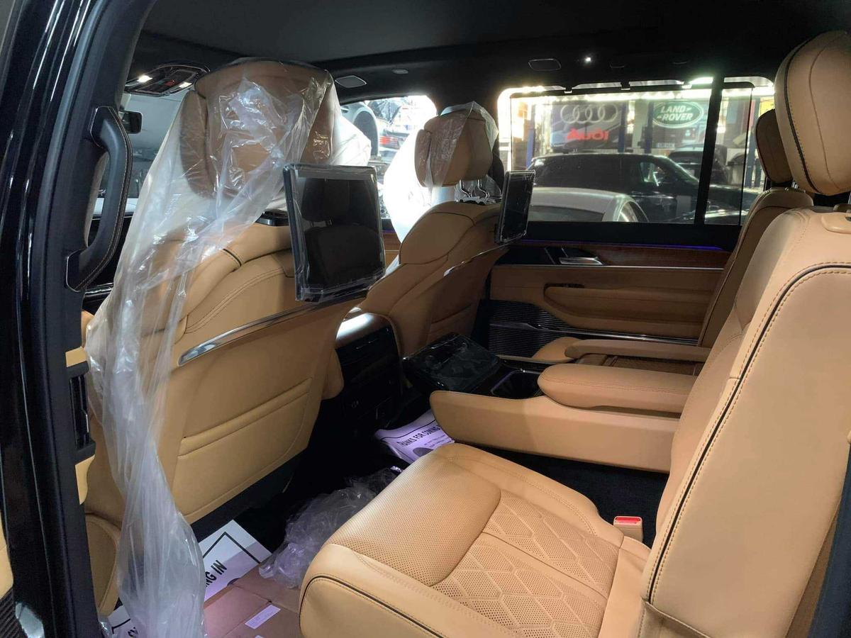 Jeep Grand Wagoneer 2022-6