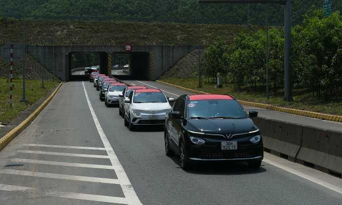 Những lưu ý khi đi ô tô điện đường dài-1