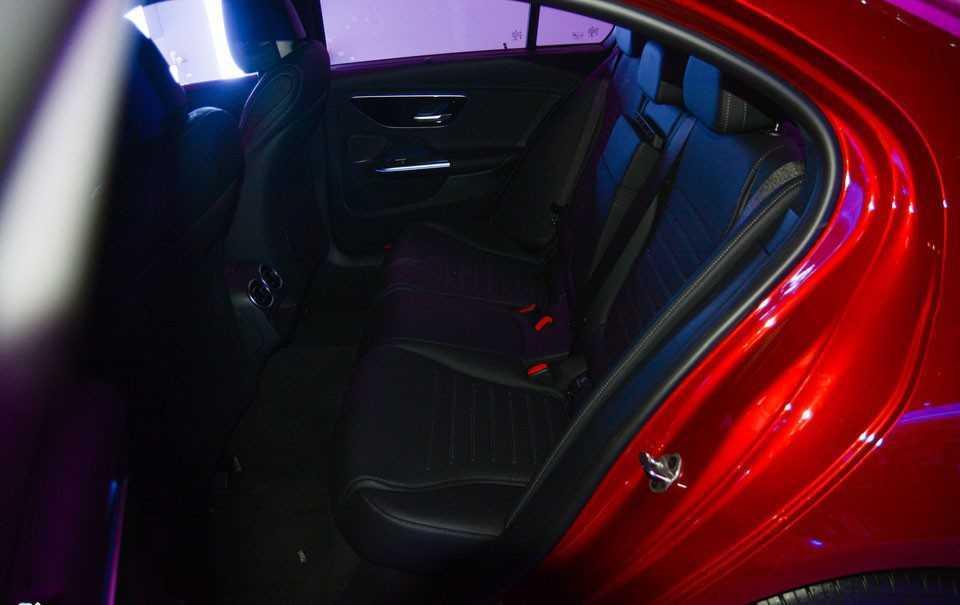 Mercedes-Benz C 300 AMG-11