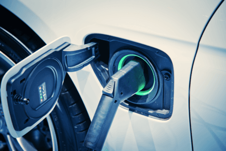 Nhu cầu mua xe điện toàn cầu vẫn tăng mạnh bất chấp giá bán tăng vọt-1