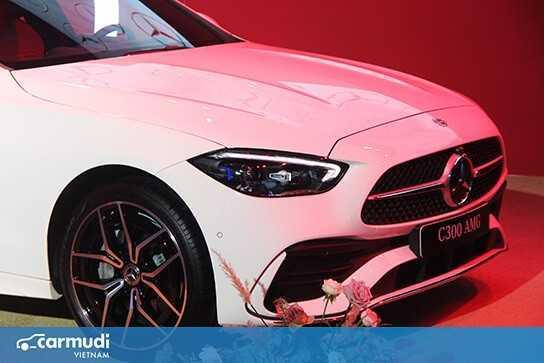 Mercedes C-class 2022 giá bán từ 1,67 tỷ đồng