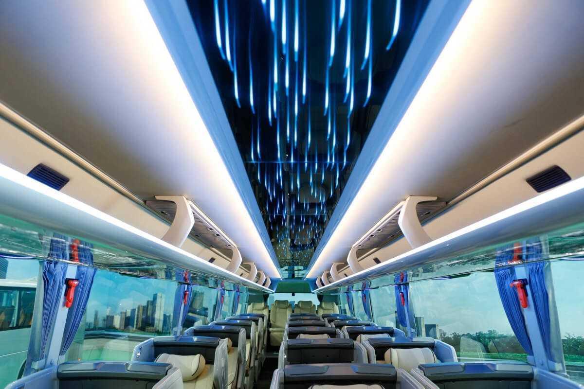 Ra mắt xe khách hạng sang của Mercedes tại Việt Nam-4