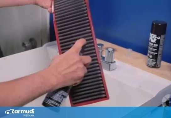 Vệ sinh và thay lọc gió ô tô đúng cách