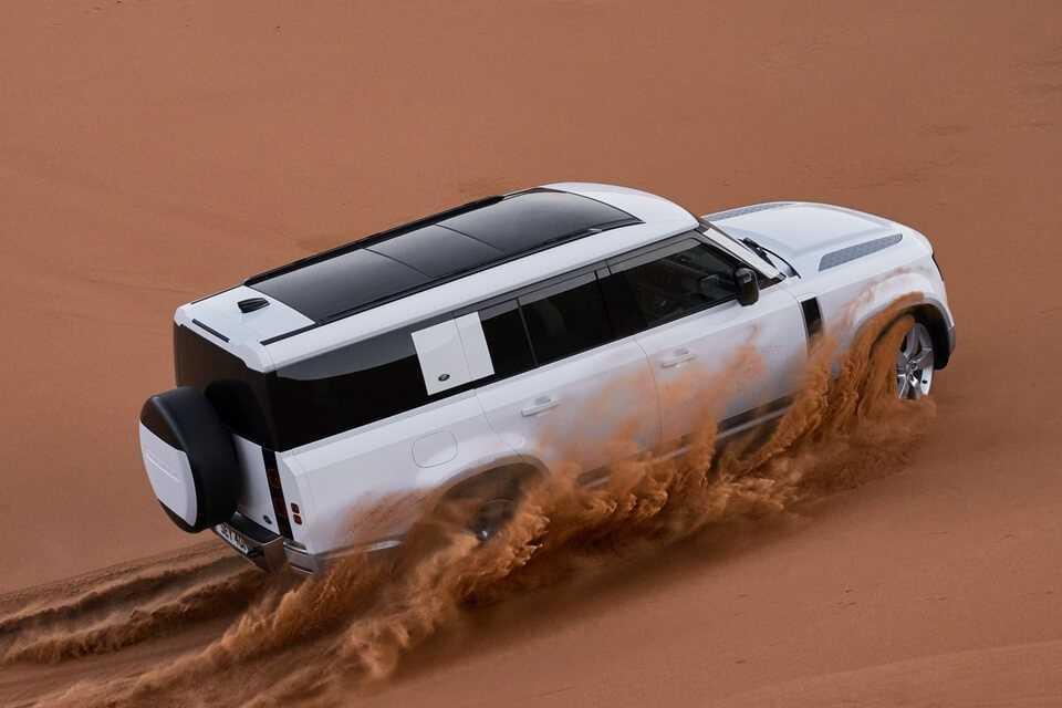 Land Rover Defender 130 ra mắt với 4 tuỳ chọn động cơ-4