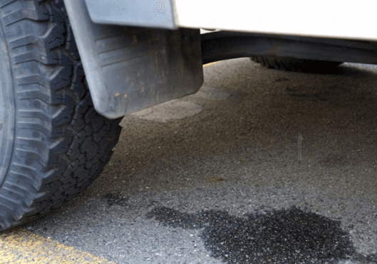 Xe ô tô bị chảy dầu dưới gầm - Nguyên nhân và cách khắc phục