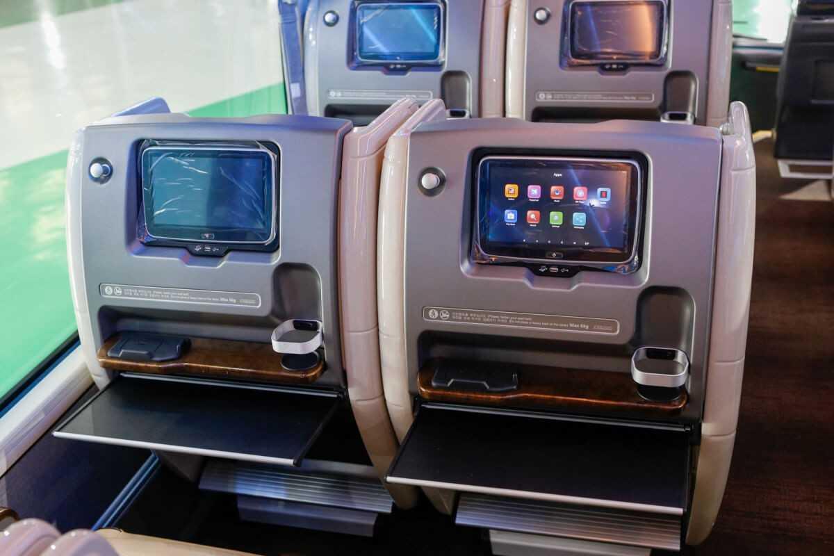 Ra mắt xe khách hạng sang của Mercedes tại Việt Nam-9