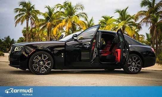 Những xế hộp màu đen sang trọng và nổi bật