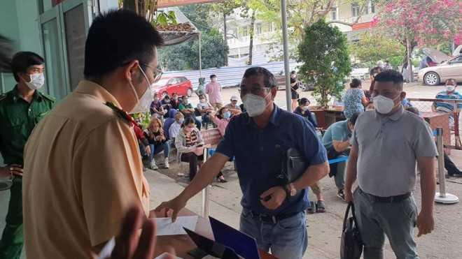 Một số thủ tục về ô tô, xe máy người dân có thể làm tại nhà-2