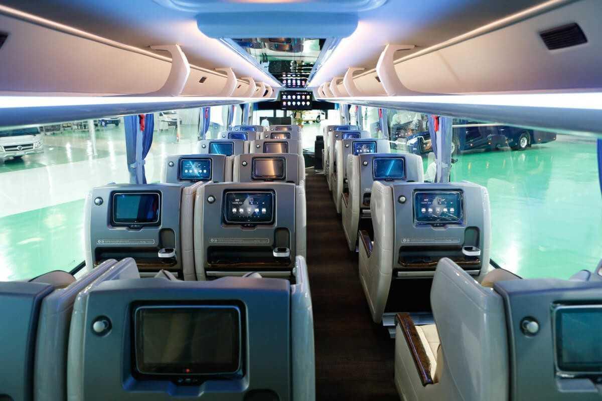 Ra mắt xe khách hạng sang của Mercedes tại Việt Nam-8